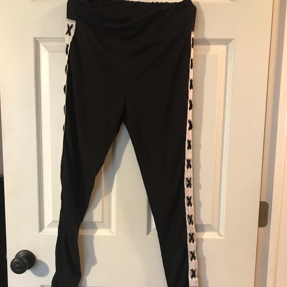Black/white leggings; Size L;